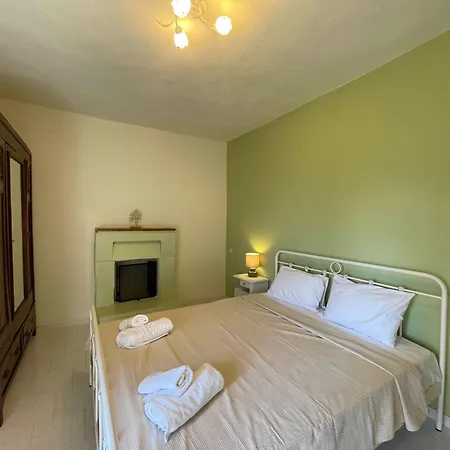 Whispering Stream Apartment Mileai